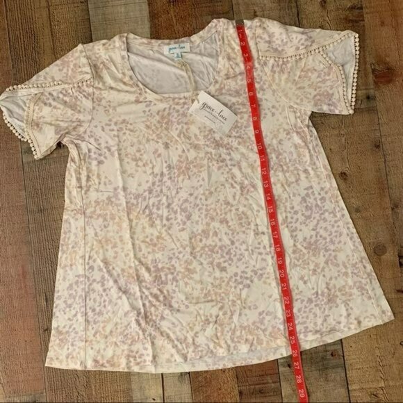 Grace and lace tulip embroidered lace sleeve tee blush pink animal print design - Picture 3 of 8